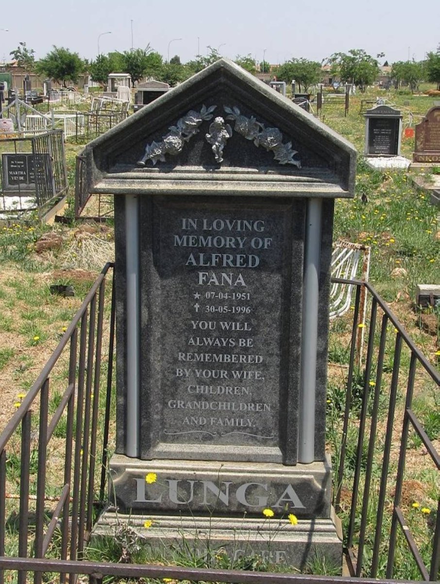 LUNGA Alfred Fana 1951-1996