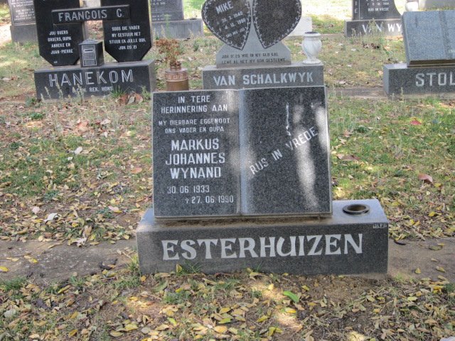ESTERHUIZEN Markus Johannes Wynand 1933-1990