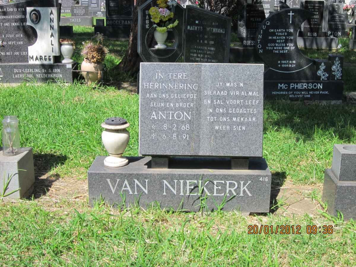 NIEKERK Anton, van 1968-1991