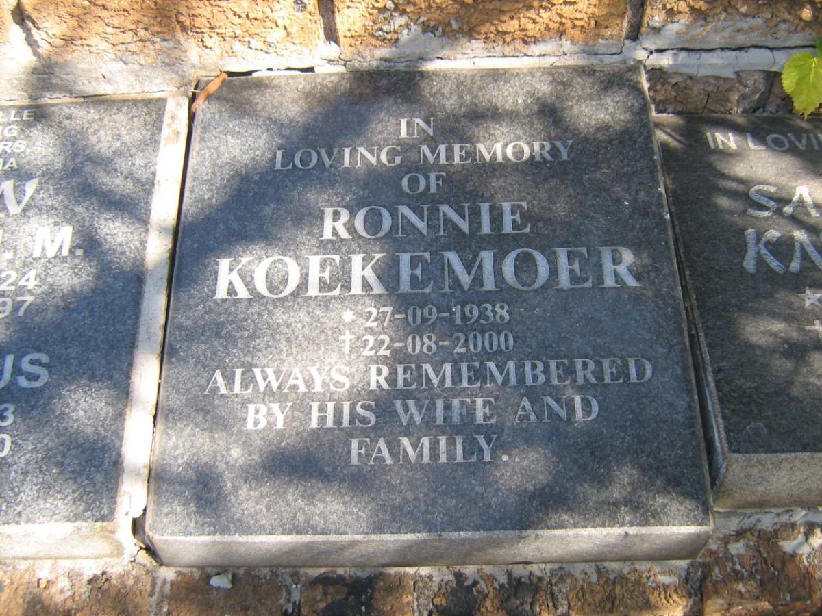 KOEKEMOER Ronnie 1938-2000