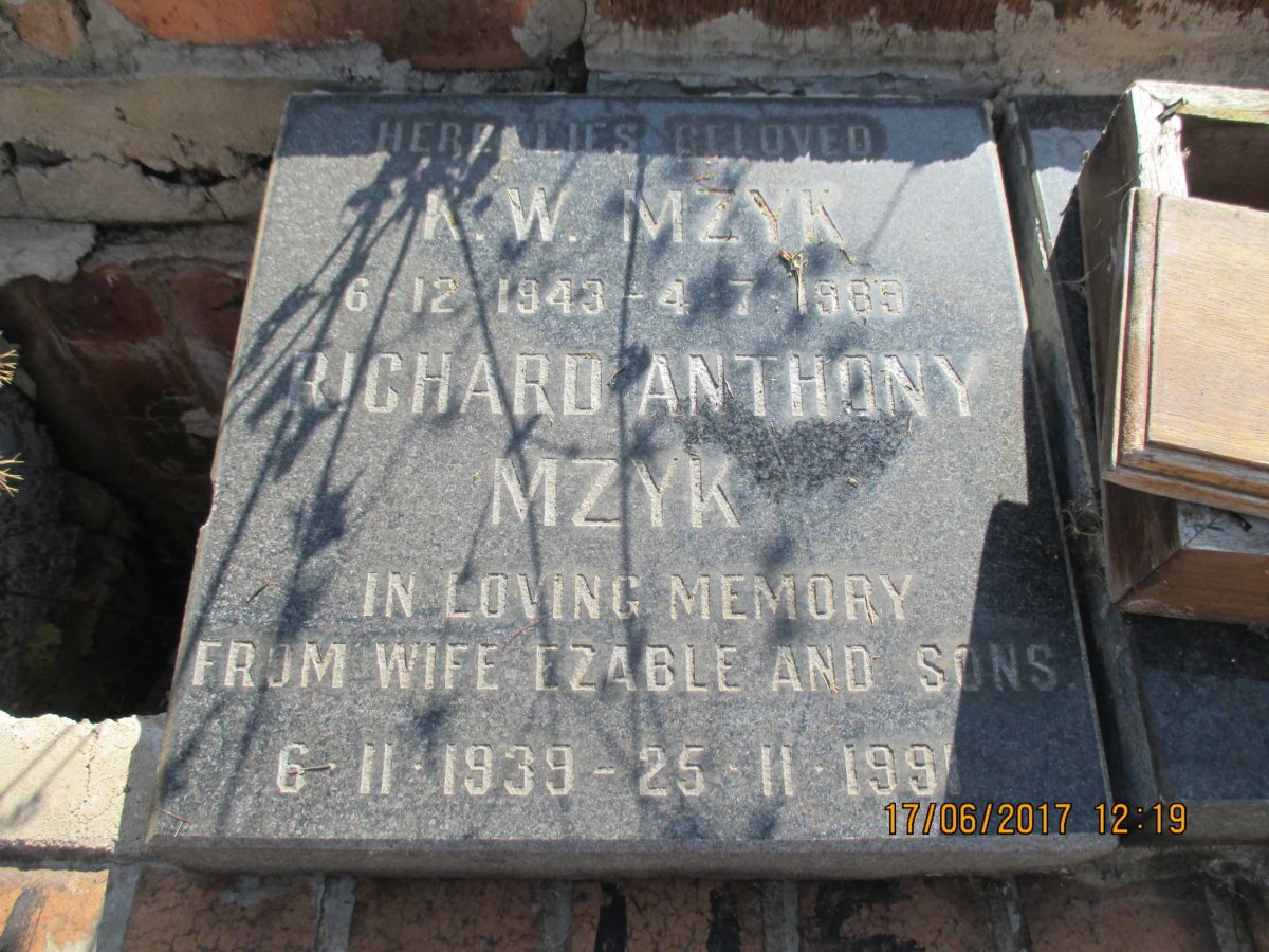 MZYK Richard Anthony 1939-1991 :: MZYK K.W. 1943-1989