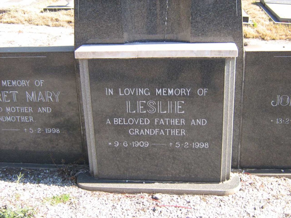 BAINES Leslie 1909-1998