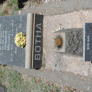 BOTHA Hendrik Michael 1917-1957 &amp; Elsabe Christina SMIT 1914-2008