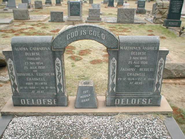OELOFSE Marthinus Andries 1846-1930 &amp; Agatha Catharina nee VOSLOO 1854-1932