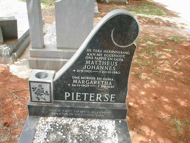 PIETERSE Mattheus Johannes 1901-1980 &amp; Margaretha 1909-1987