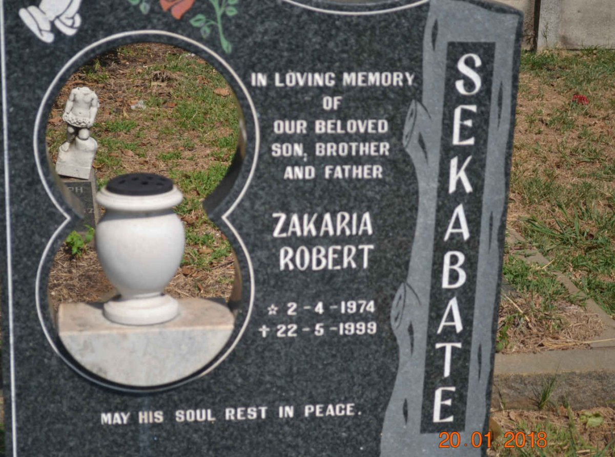 SEKABATE Zakaria Robert 1974-1999