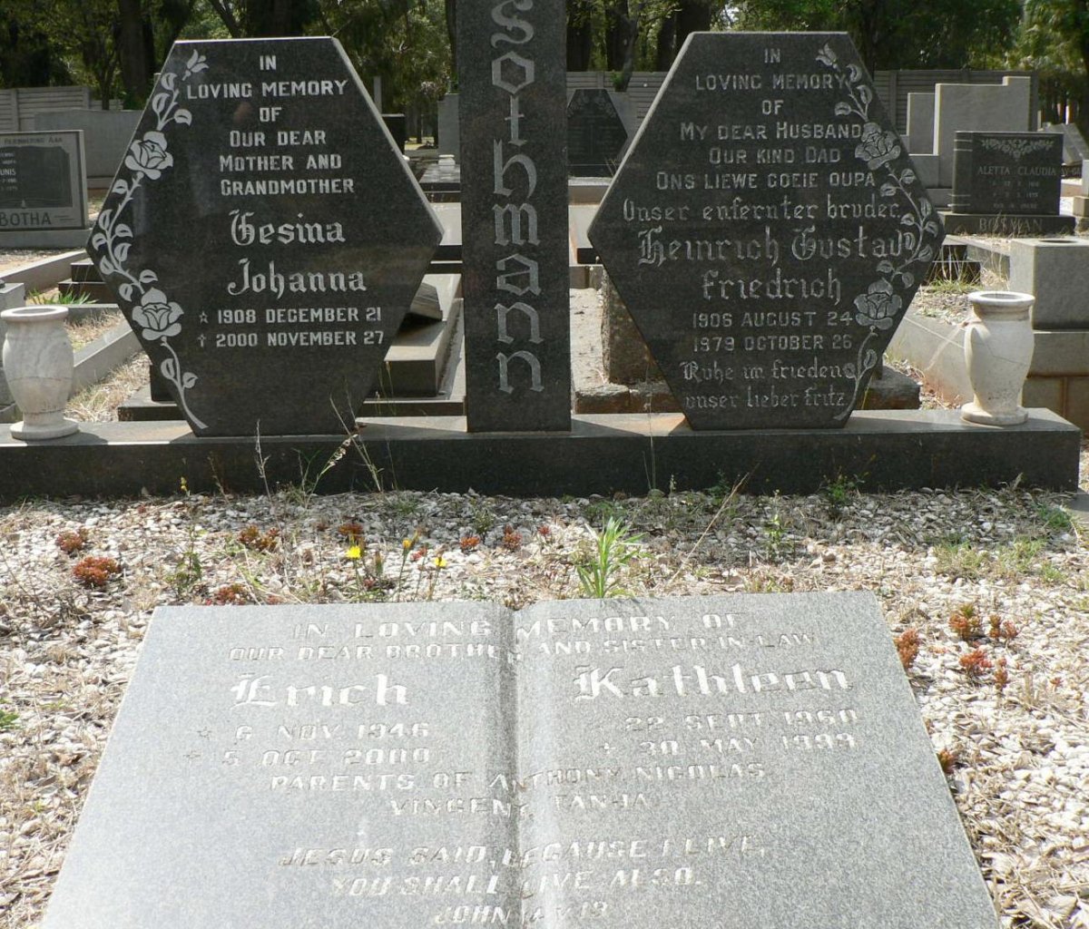 SOTHMANN Heinrich Gustav Frederich 1906-1979 &amp; Gesina Johanna 1908-2000