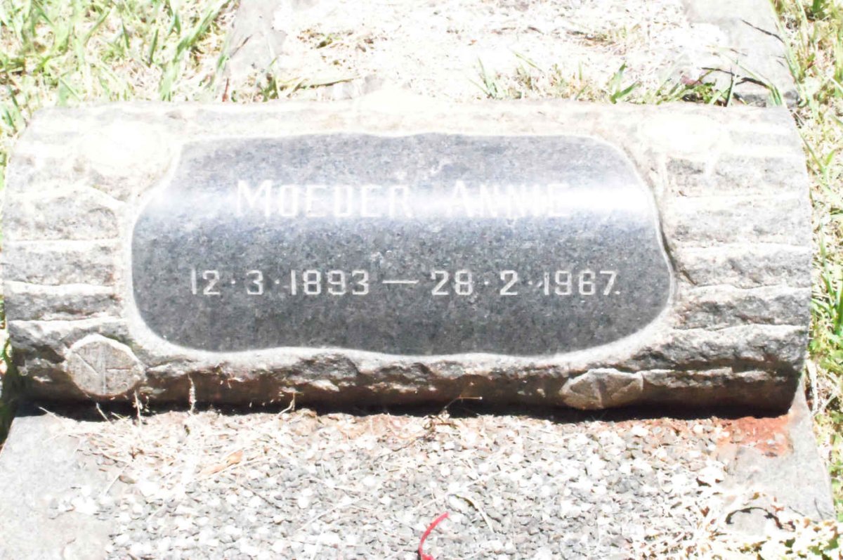 ? Moeder Annie 1893-1967