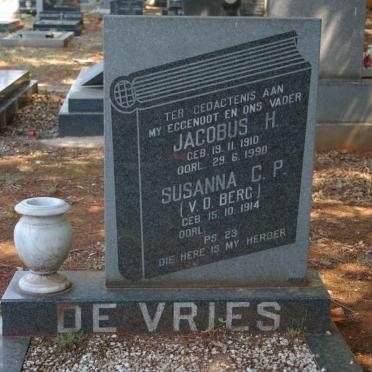 VRIES Jacobus H., de 1910-1990 &amp; Susanna C.P. V.D. BERG 1914-
