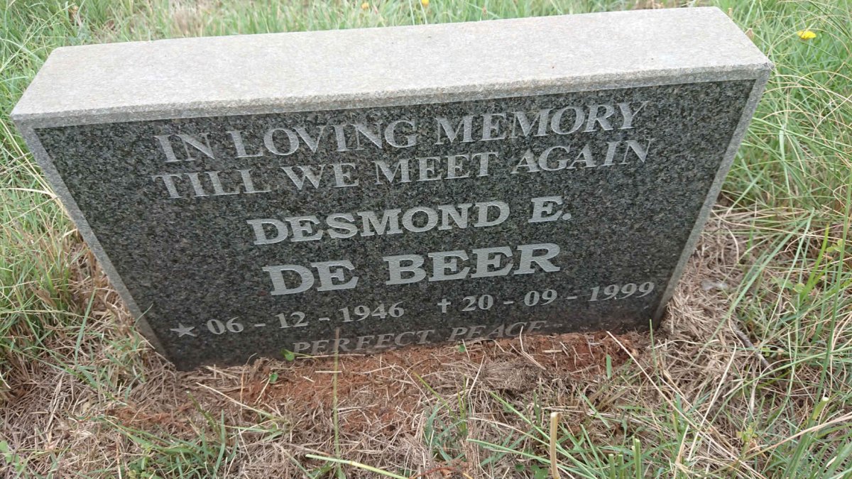 BEER Desmond E., de 1946-1999