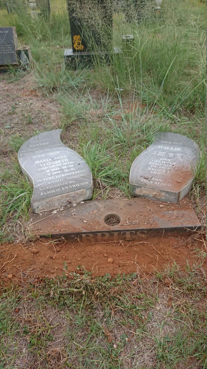 BRITS Willie 1941-2010 & Maria Anna Elizabeth DE BEER 1944-1999 _1