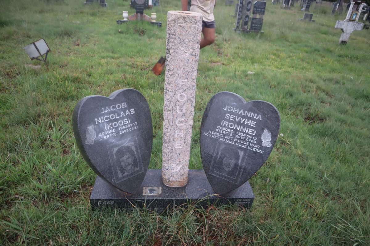 FOUCHE Jacob Nicolaas 1962-2008 & Johanna Sevyhe 1954-2015