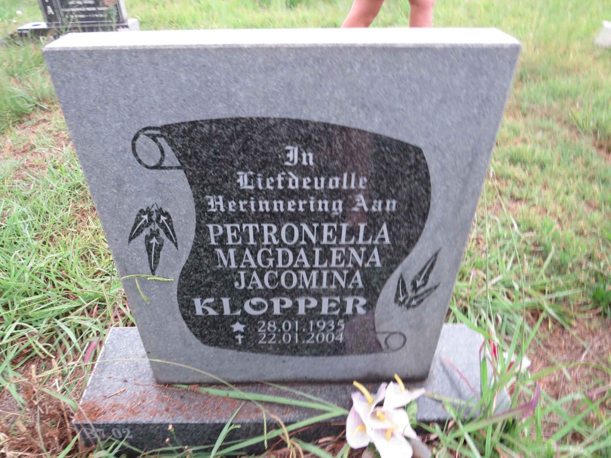 KLOPPER Petronella Magdalena Jacomina 1935-2004