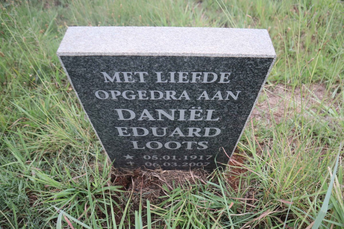 LOOTS Daniel Eduard 1917-2007