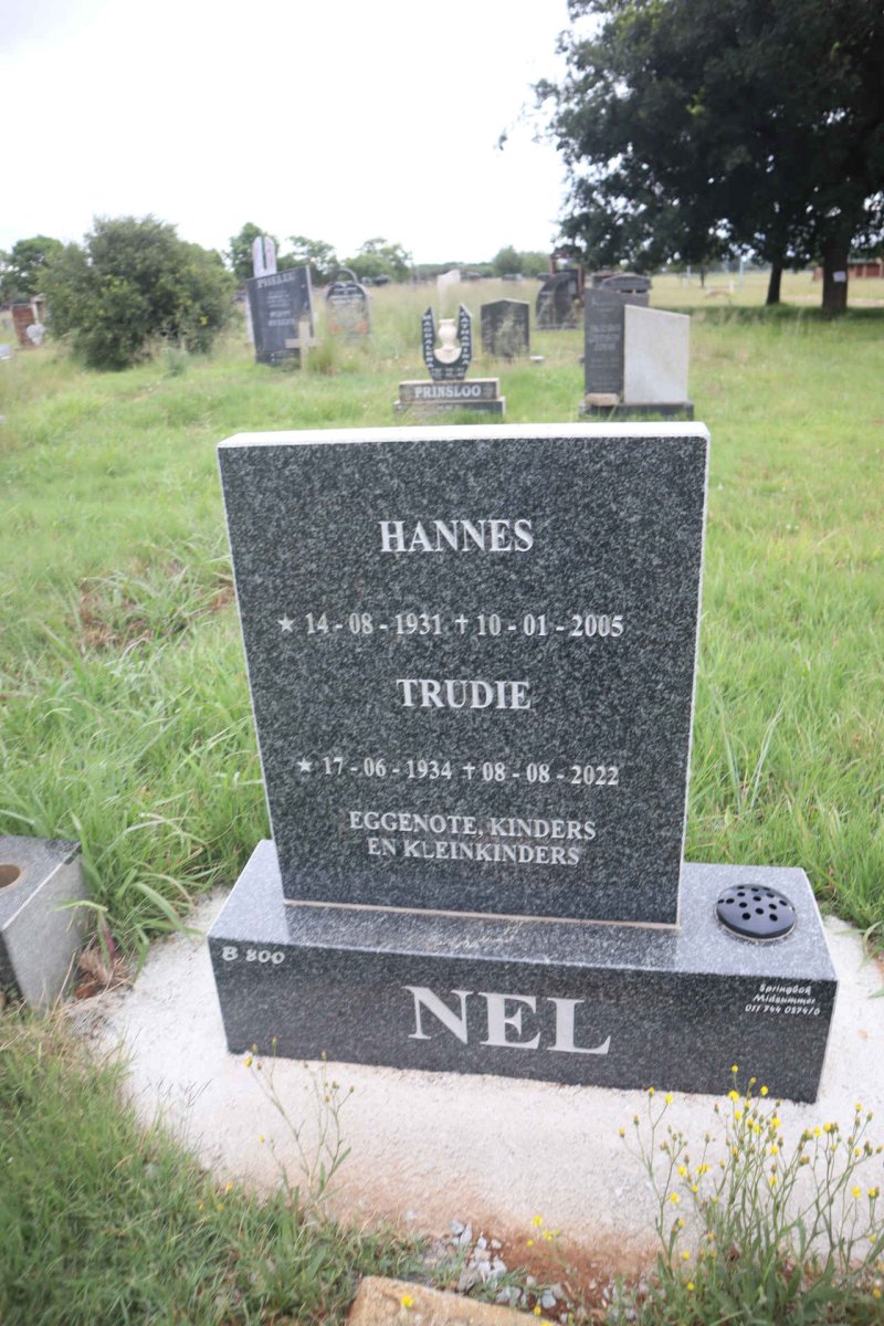 NEL Hannes 1931-2005 & Trudie 1934-2022