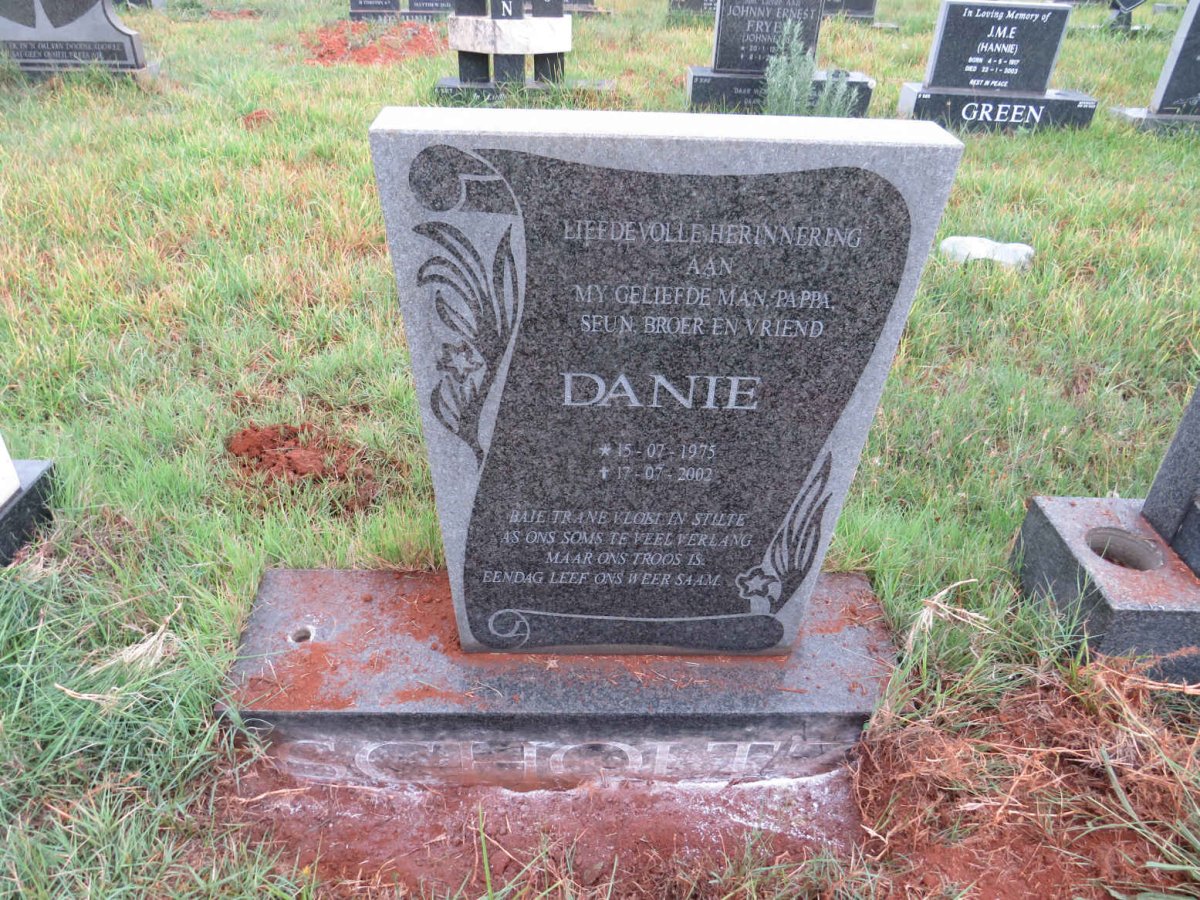 SCHOLTZ Danie 1975-2002