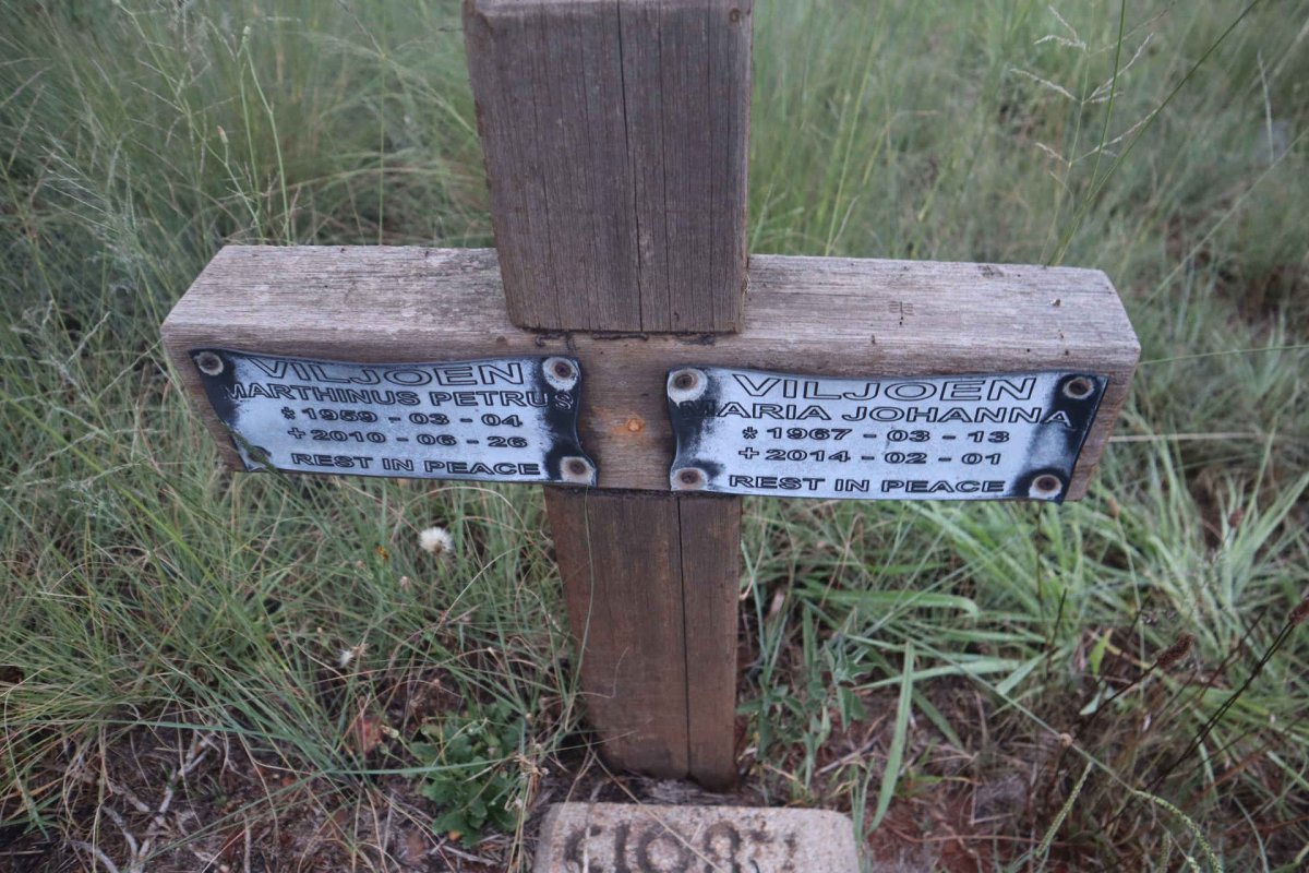 VILJOEN Marthinus Petrus 1959-2010 & Maria Johanna 1967-2014