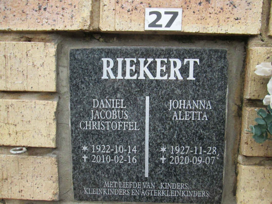 RIEKERT Daniel Jacobus Christoffel 1922-2010 &amp; Johanna Aletta 1927-2020