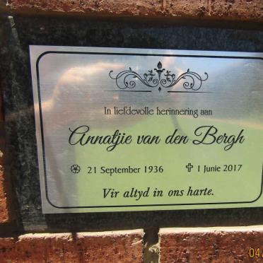 BERGH Annatjie, van den 1936-2017