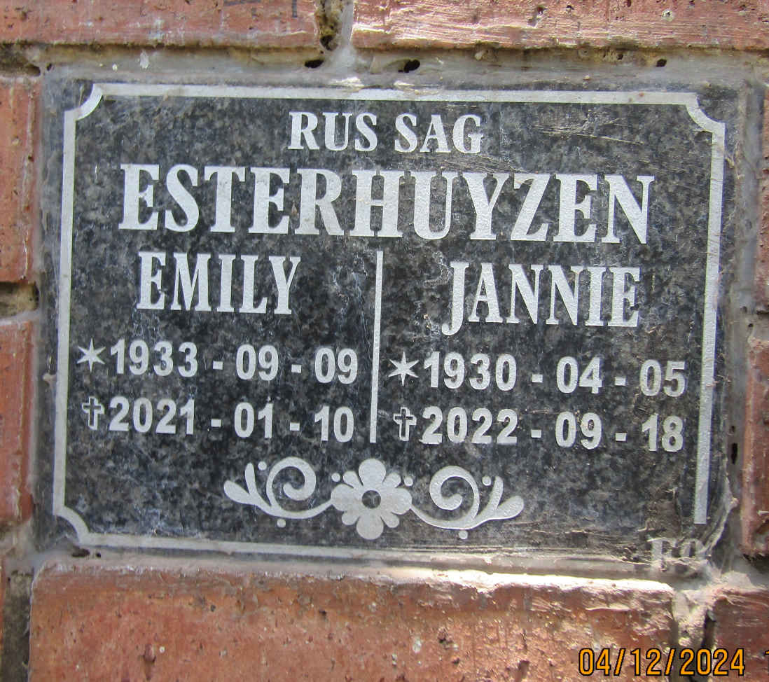 ESTERHUIZEN Jannie 1930-2022 & Emily 1933-2021