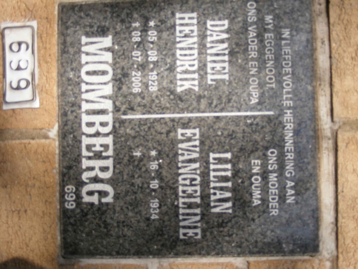 MOMBERG Daniel Hendrik 1928-2006 &amp; Lilian Evangeline 1934-
