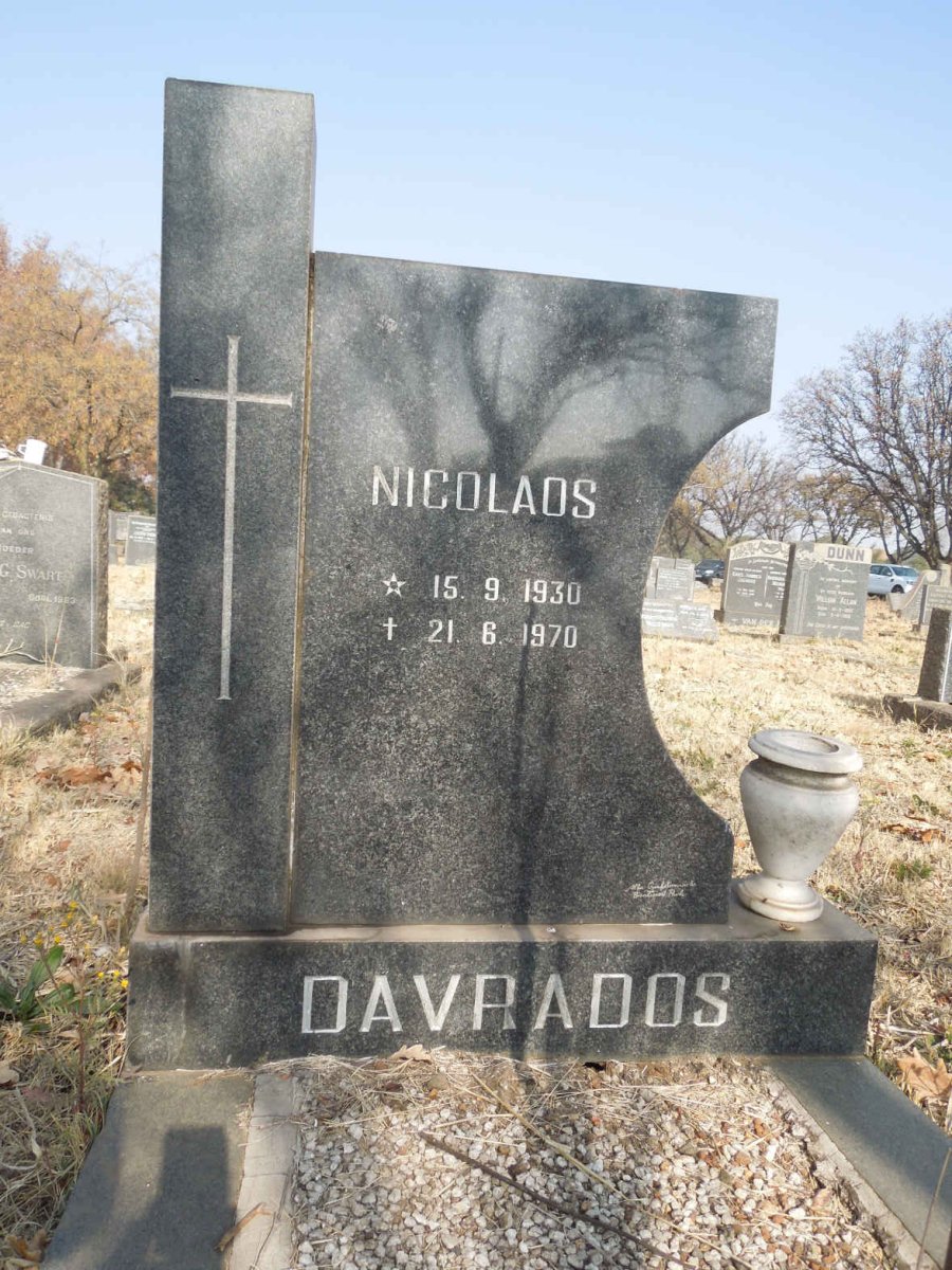 DAVRADOS Nicolaos 1930-1970