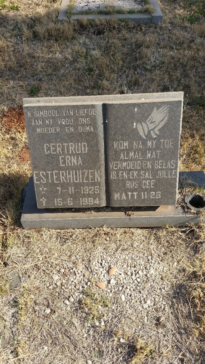 ESTERHUIZEN Gertrud Erna 1925-1994
