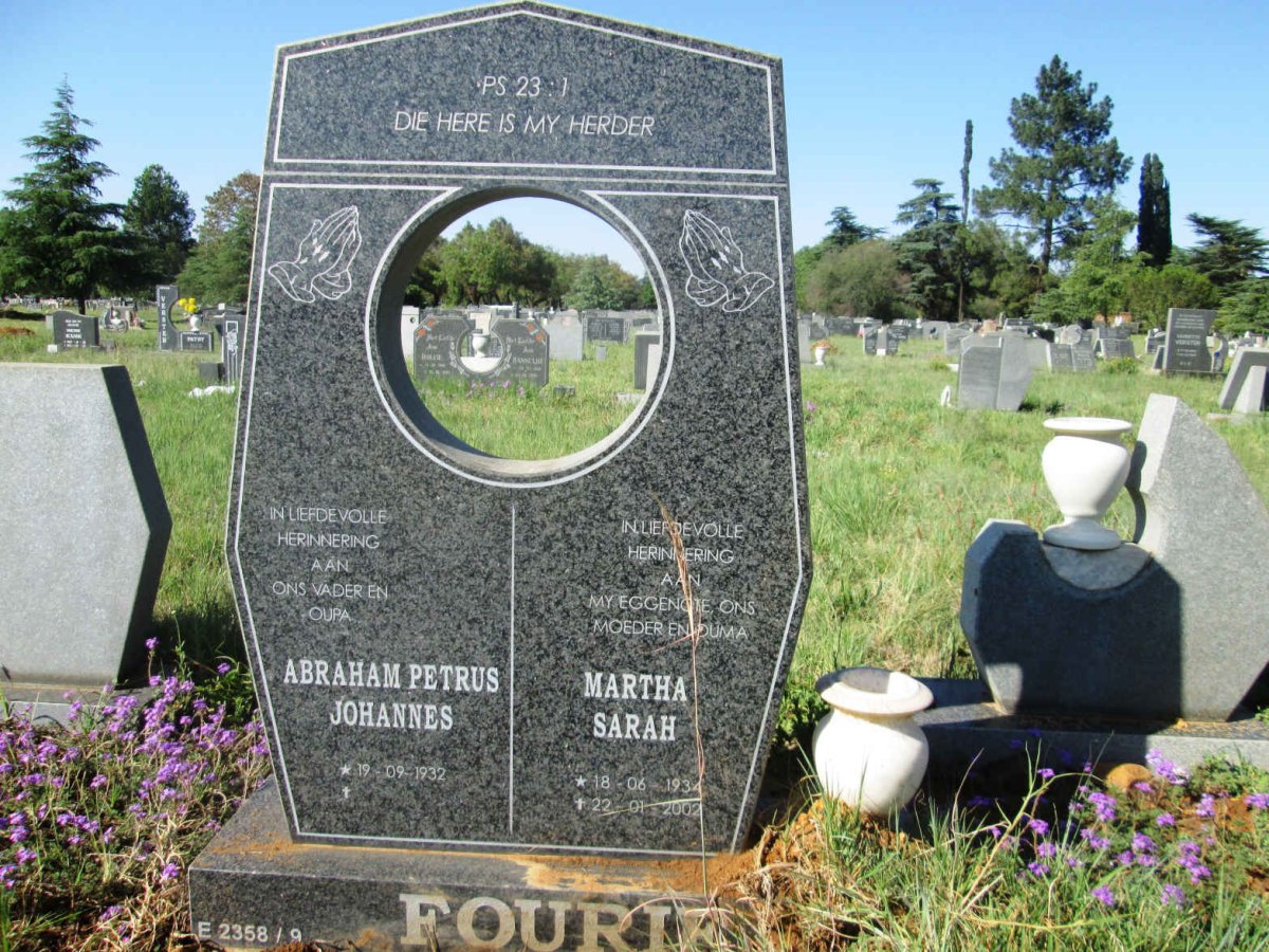 FOURIE Abraham Petrus Johannes 1932- &amp; Martha Sarah 1934-2002