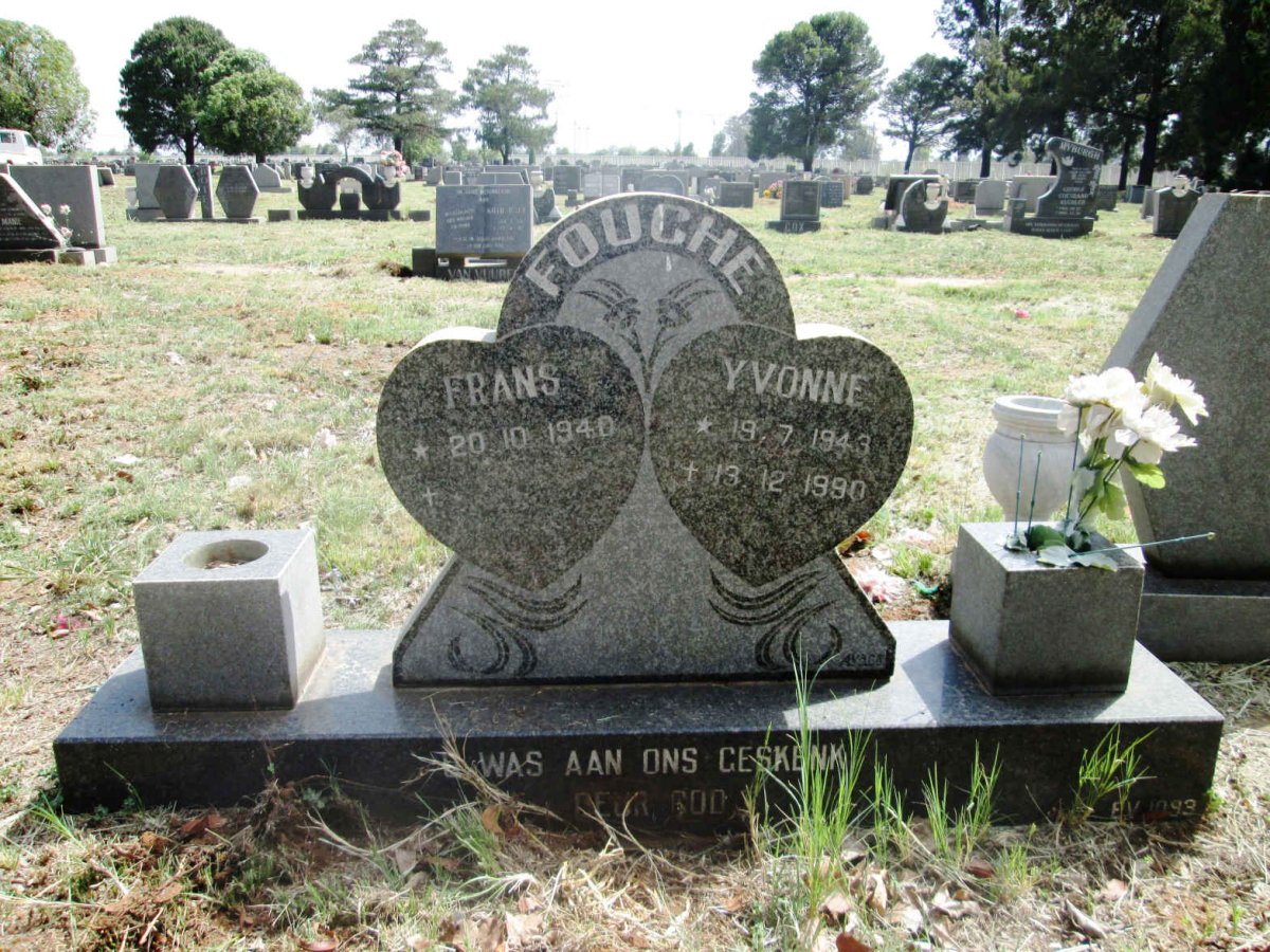 FOUCHE Frans 1940- &amp; Yvonne 1943-1990