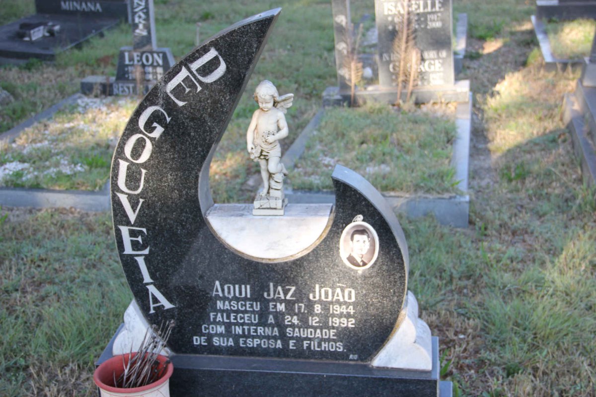 GOUVEIA Aqui Jaz Joao, de 1944-1992