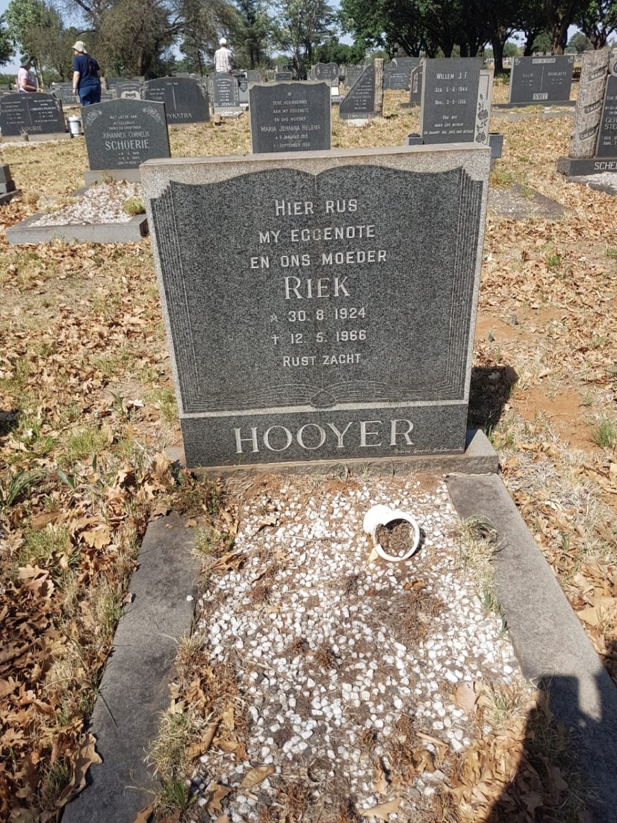HOOYER Riek 1924-1966