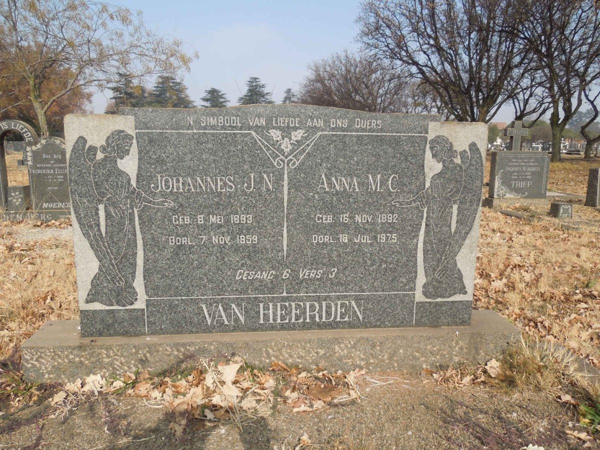 HEERDEN Johannes J.N., van 1893-1959 &amp; Anna M.C. 1892-1975