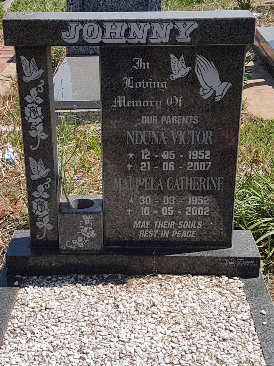 JOHNNY Nduna Victor 1952-2007 &amp; Malipela Catherine 1952-2002