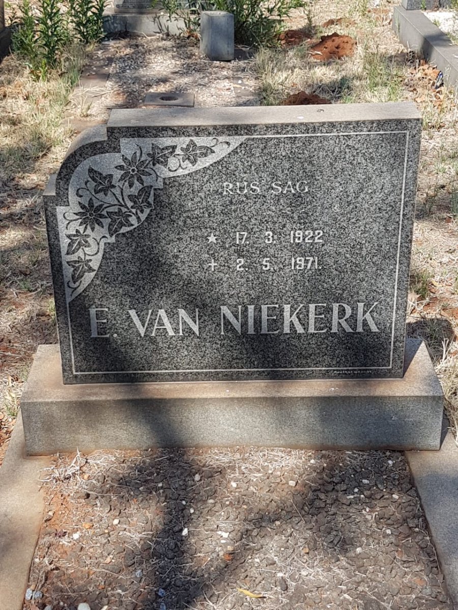 NIEKERK E., van 1922-1971