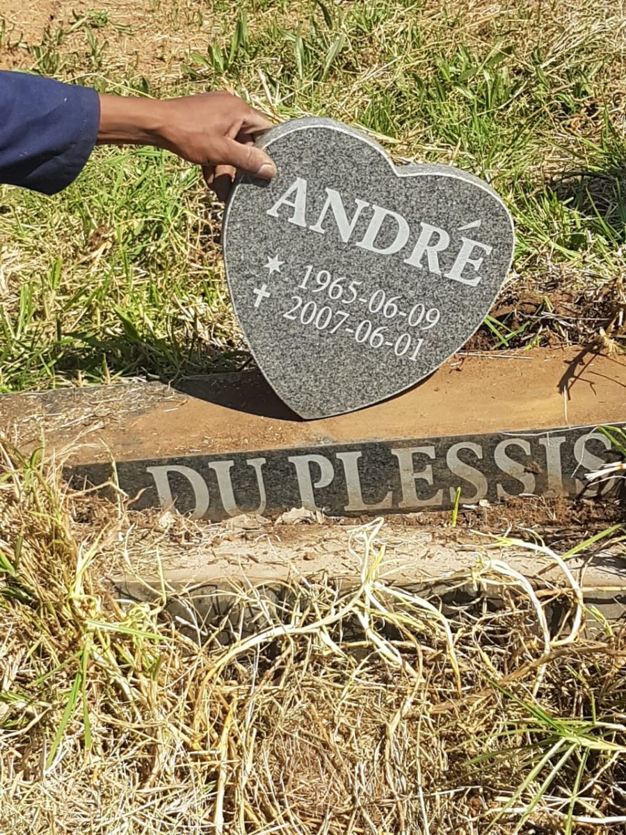 PLESSIS André, du 1965-2007