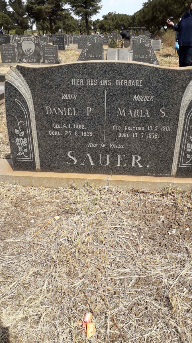 SAUER Daniel P. 1902-1935 &amp; Maria S. GREYLING 1901-1979