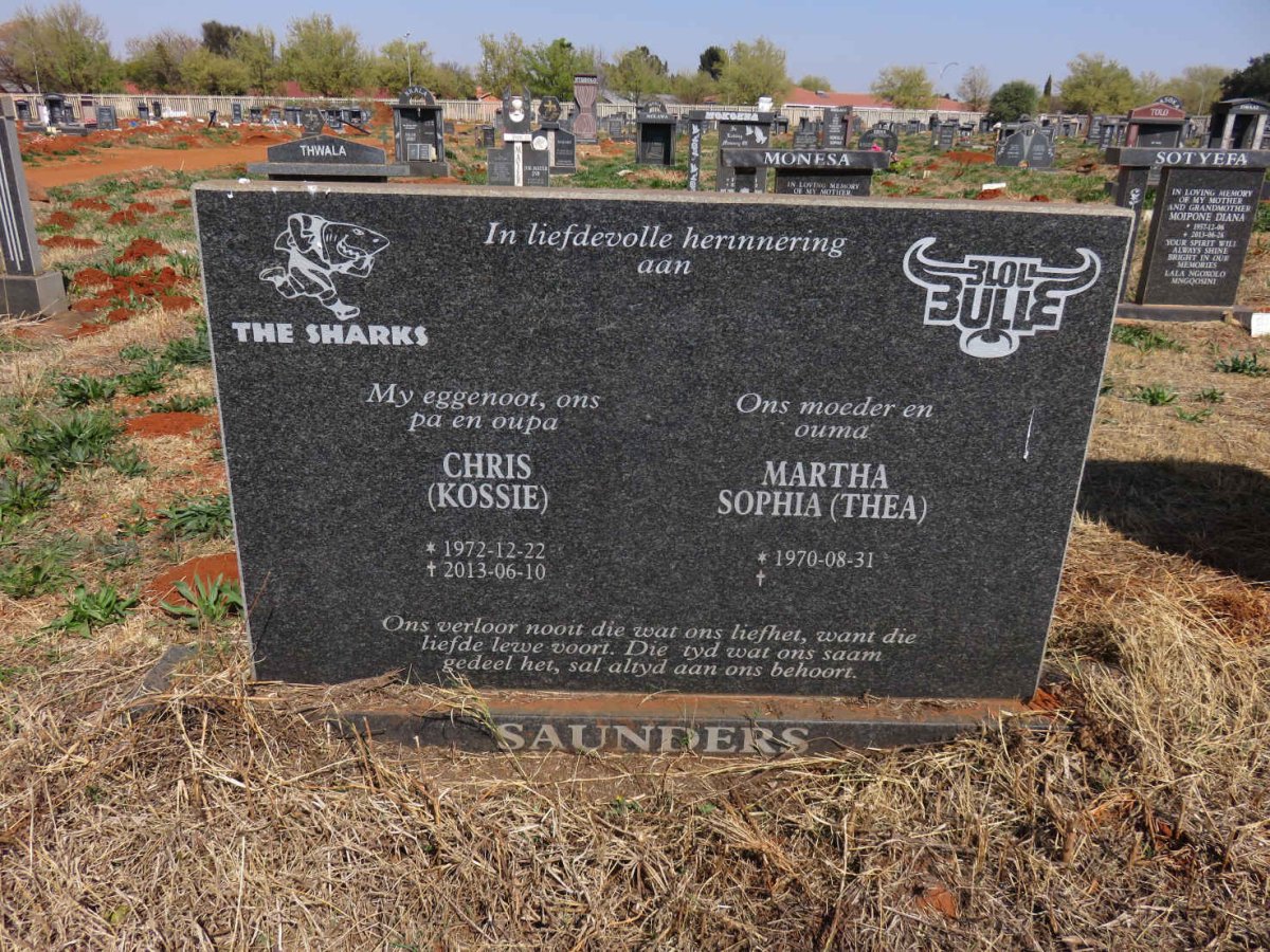 SAUNDERS Chris 1972-2013 & Martha Sophia 1970- 