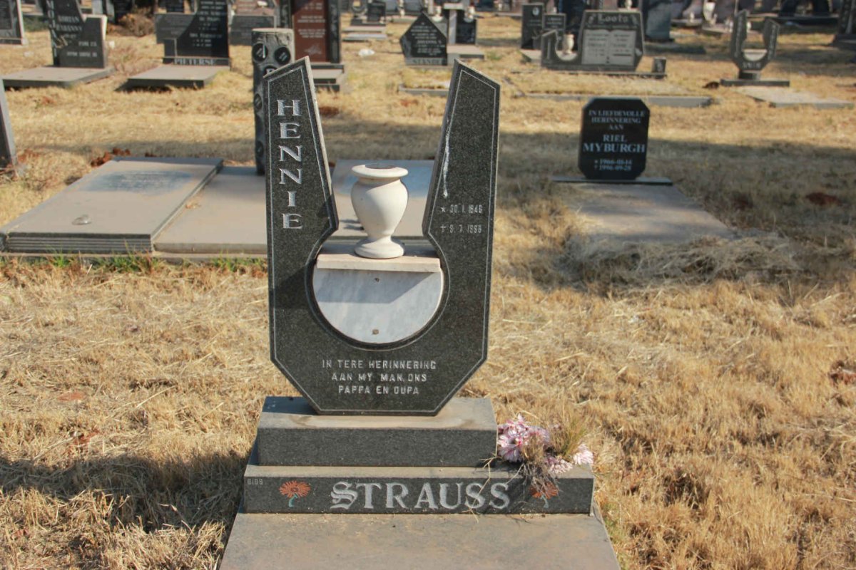 STRAUSS Hennie 1?46-1???