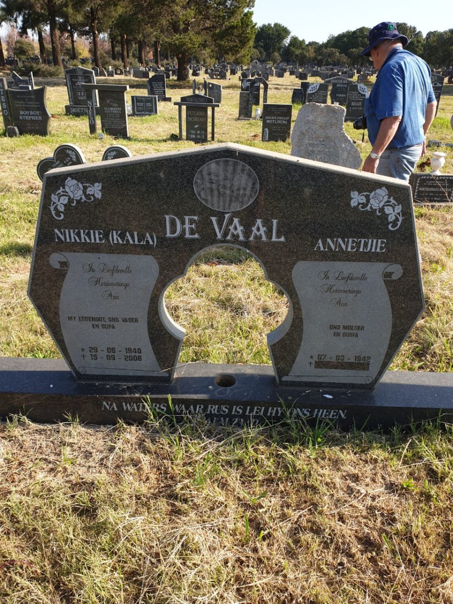 VAAL Nikkie, de 1940-2006 &amp; Annetjie 1942-