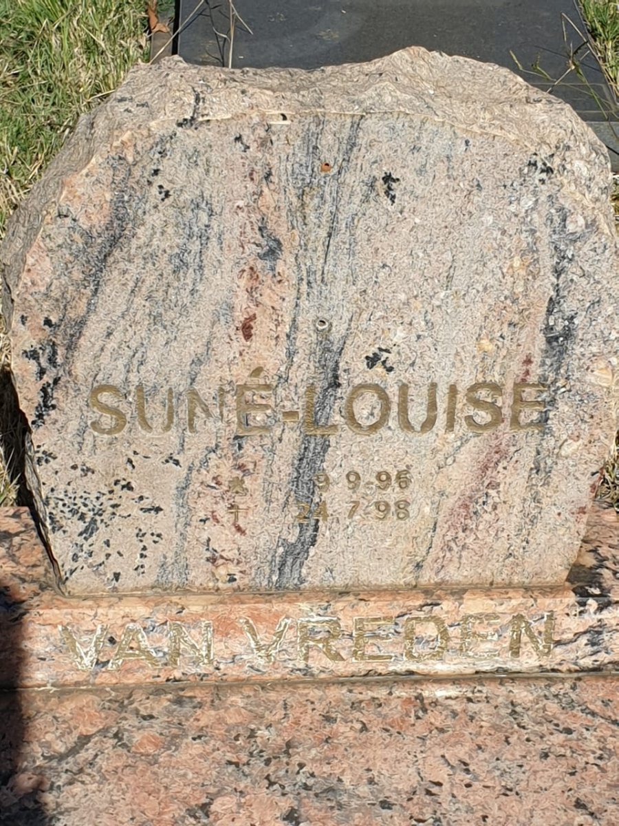 VREDEN Suné-Louise, van 1996-1998