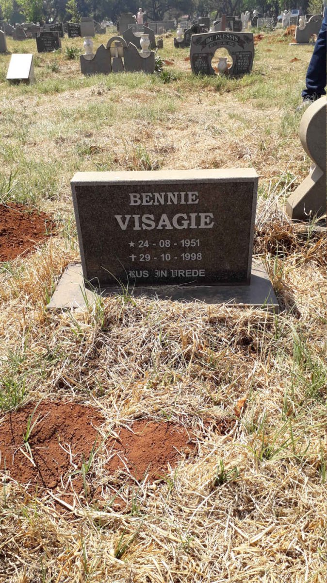 VISAGIE Bennie 1951-1998