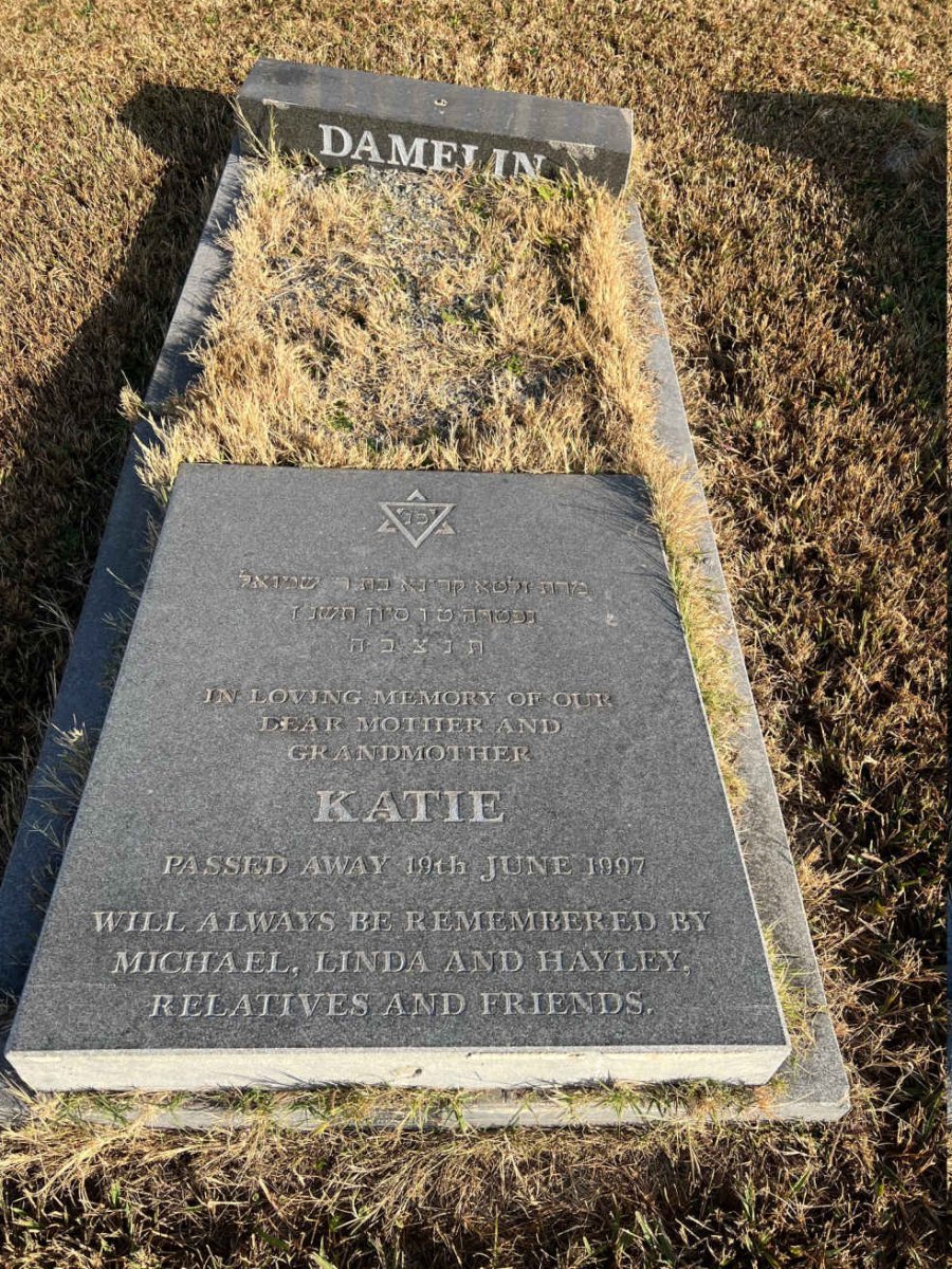 DAMELIN Katie -1997