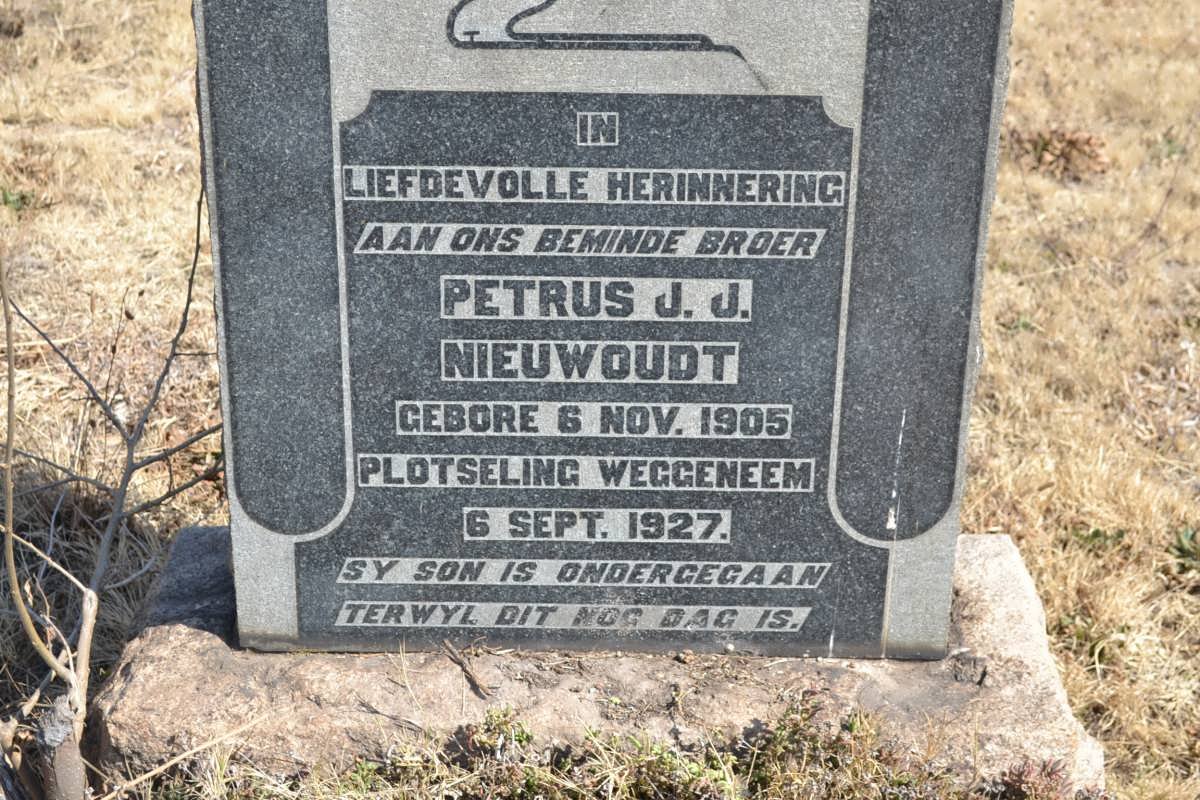 NIEUWOUDT Petrus J.J. 1905-1927