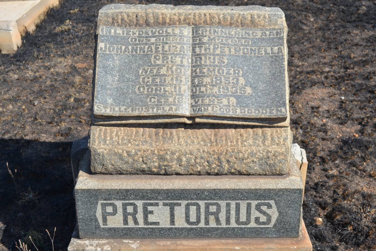 PRETORIUS Johanna Elizabeth Petronella nee KOEKEMOER, 1853-1935